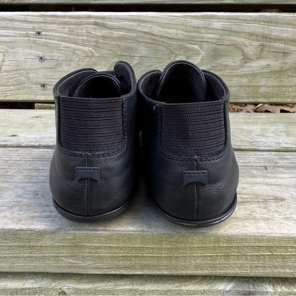 Camper Right Leather Ankle Booties Black Rubber Outsole EU 39 US 8.5 Flexible - Picture 8 of 16